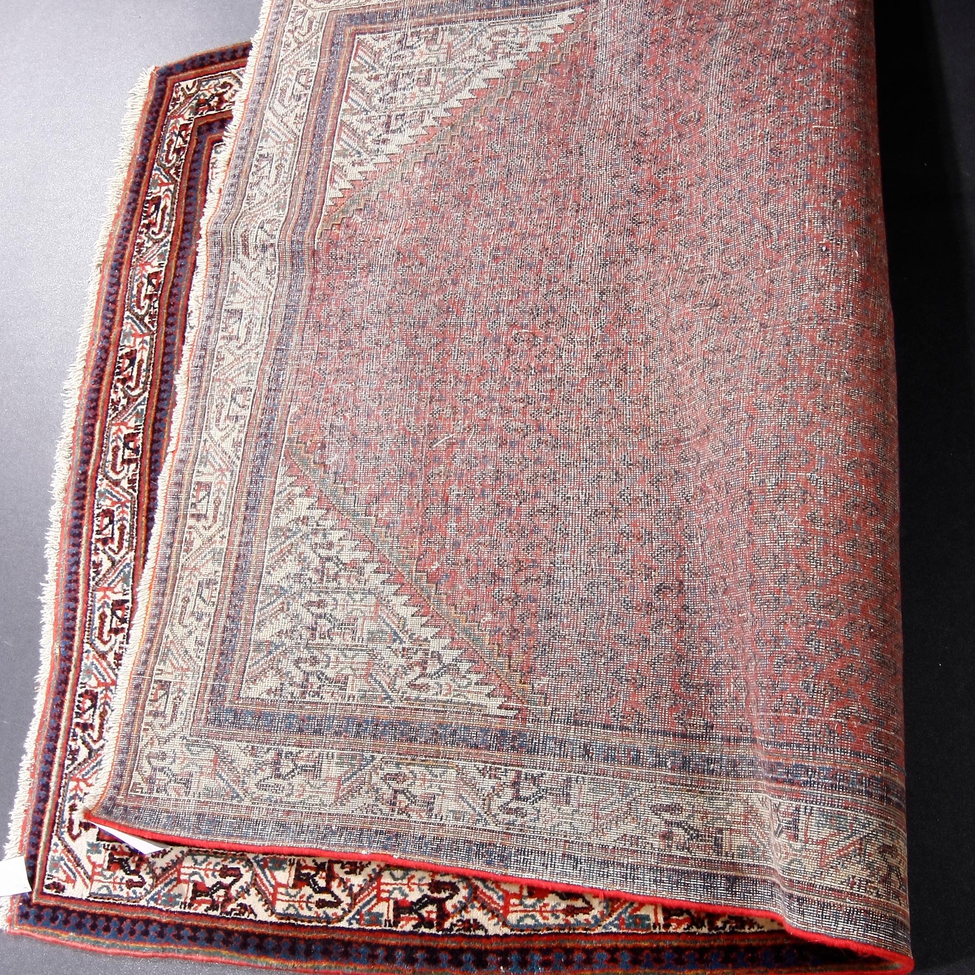 MATTA, orientalisk. Ca 216 x 138.