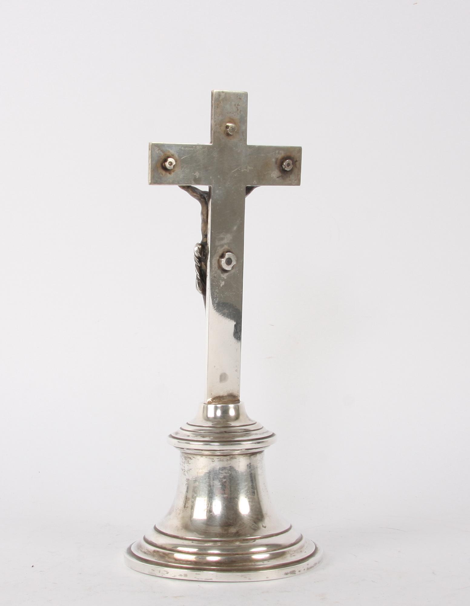 KRUCIFIX, silver och nysilver.