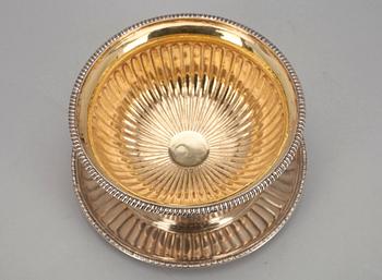 SÅSSKÅL, silver, Daniel Hällman, Stockholm 1810. Vikt ca 465,4 g.