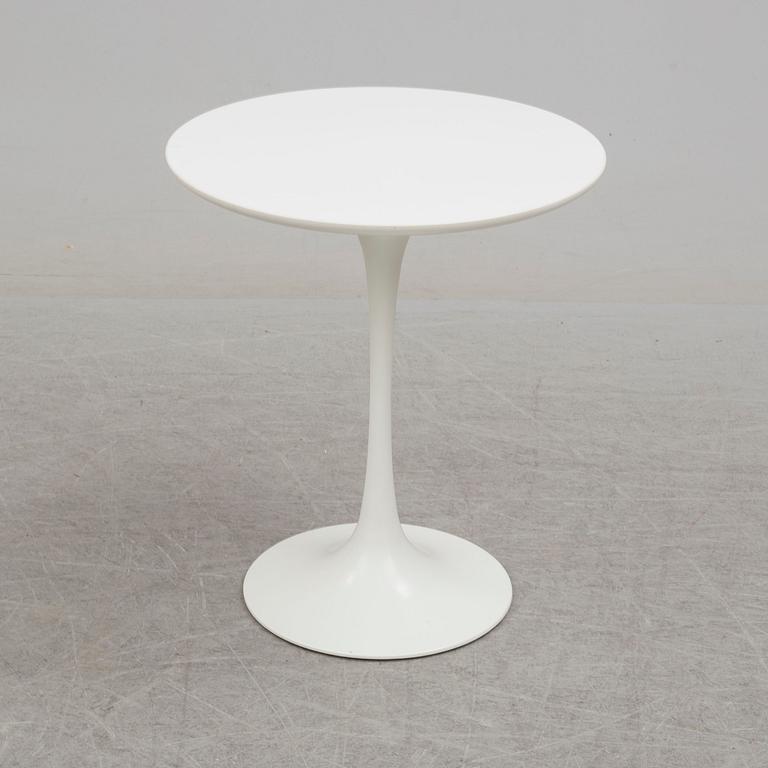 A 'Tulpi' table by Eero Saarinen, Arkana, second half of the 20th century.