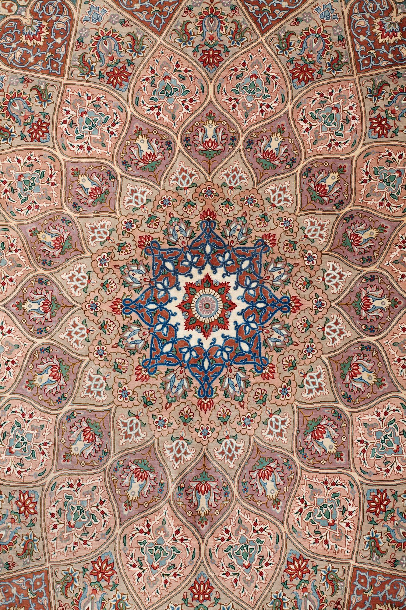 MATTA, Old silke Ghom, signerad Moghadam, ca 309,5 x 190,5 - 193 cm.