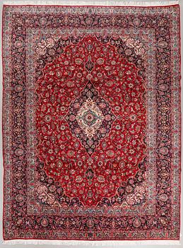 A Keshan rug, ca 395 x 300 cm.