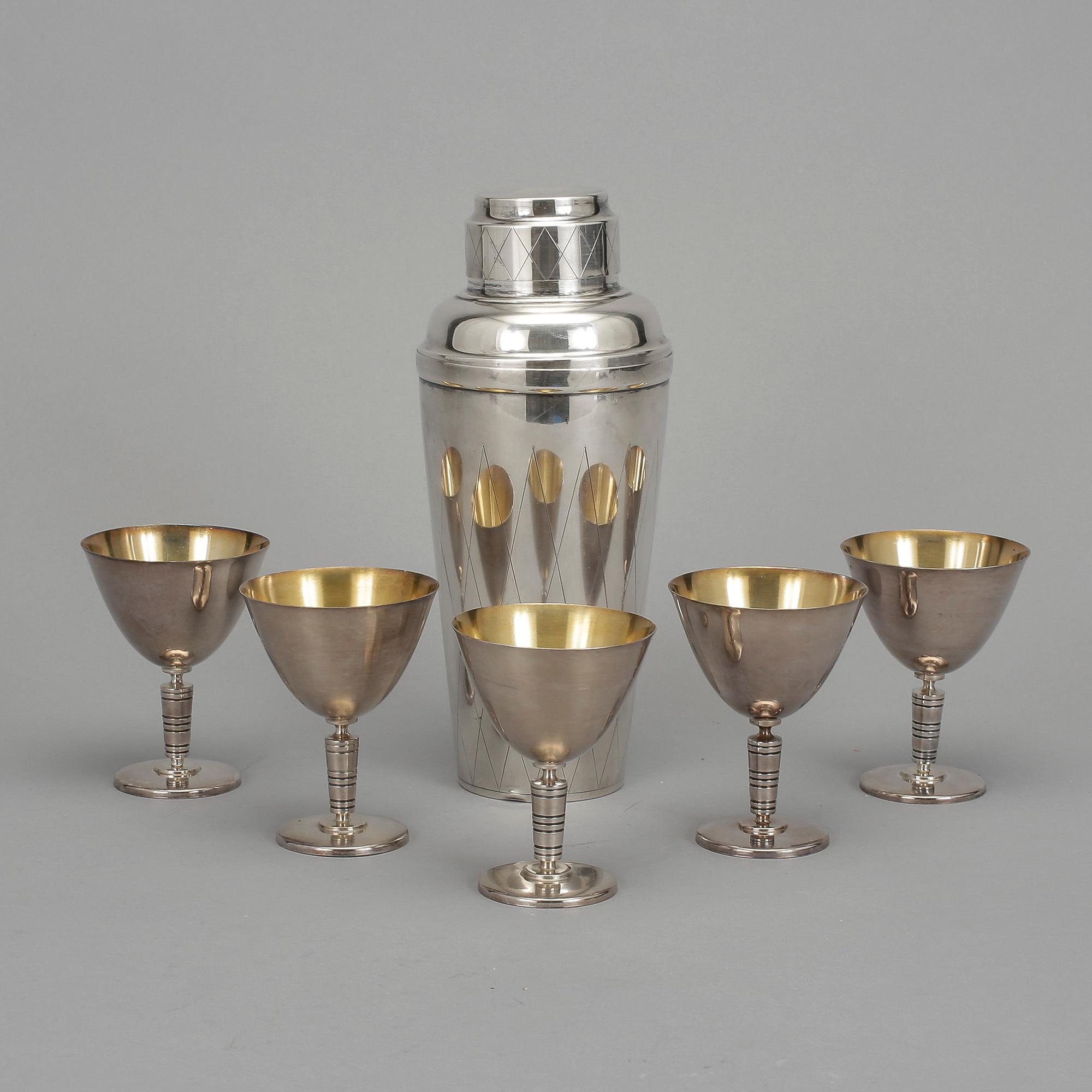SHAKER och COCKTAILGLAS, 5 st, nysilver, bl.a. CG Hallberg, 1930-40-tal.