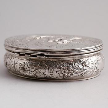 DOSA, silver, franska stämplar, sannolikt 1800-tal. Vikt ca 164 gram.