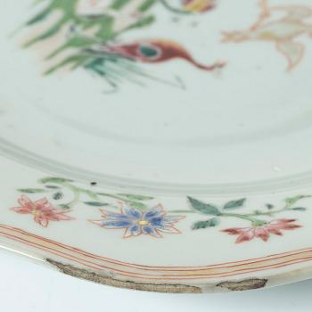 Tallrikar, porslin, åtta stycken, Qingdynastin, Qianlong (1736-95).