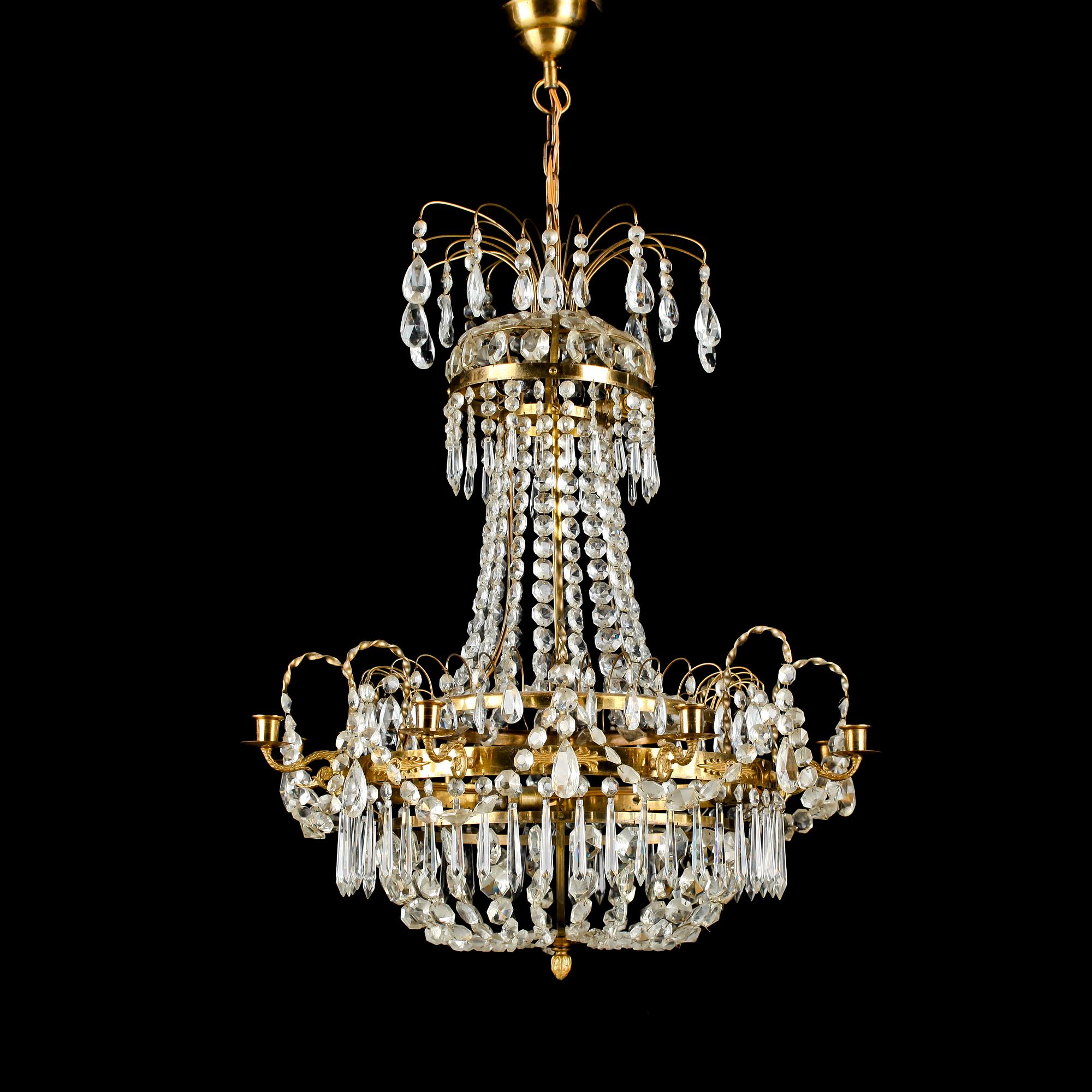 LJUSKRONA, gustaviansk stil, 1900-talets första hälft. Höjd ca 70 cm.