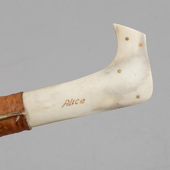 Two half-horn knives.