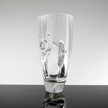 An Orrefors glass vase by Martti Rytkönen, "Ramses".