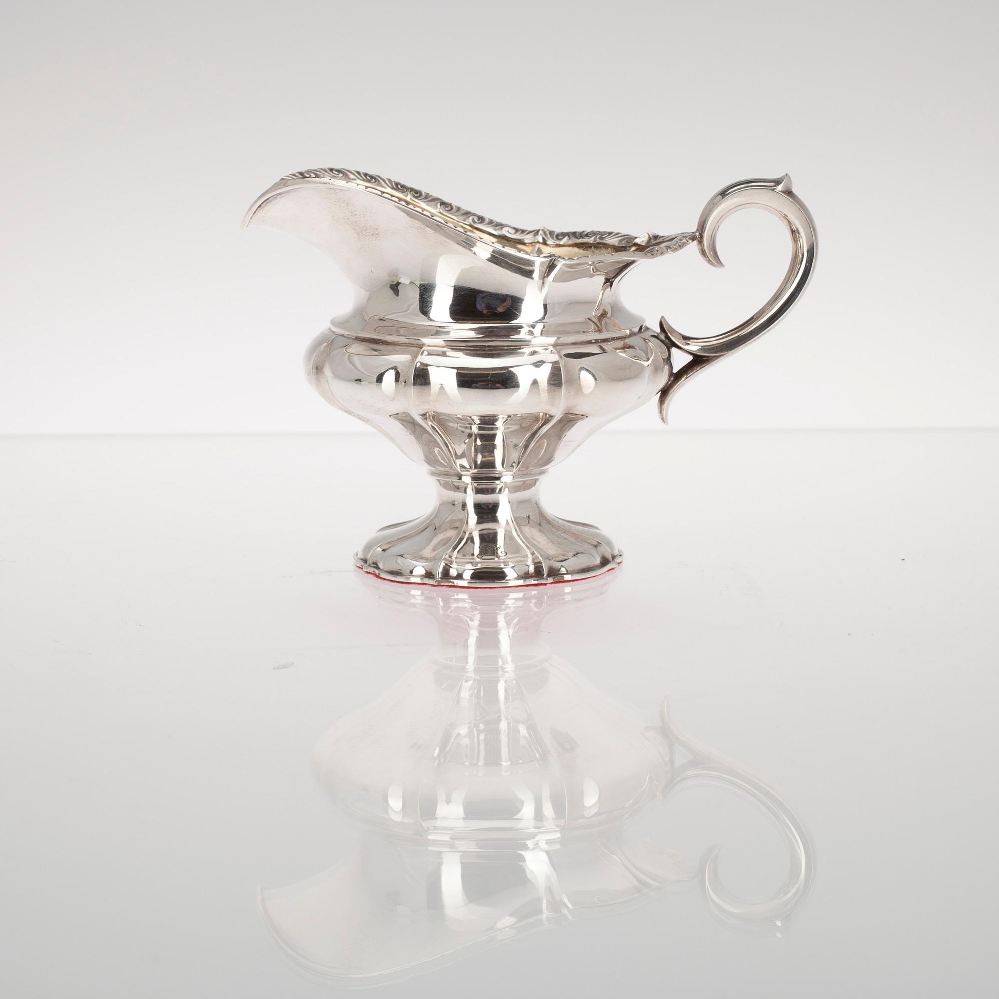 KAFFESERVIS, 3 delar, silver, rokoko stil, Suomen kultasepät, Åbo 1935-1936. Tot. vikt ca 1349 g.