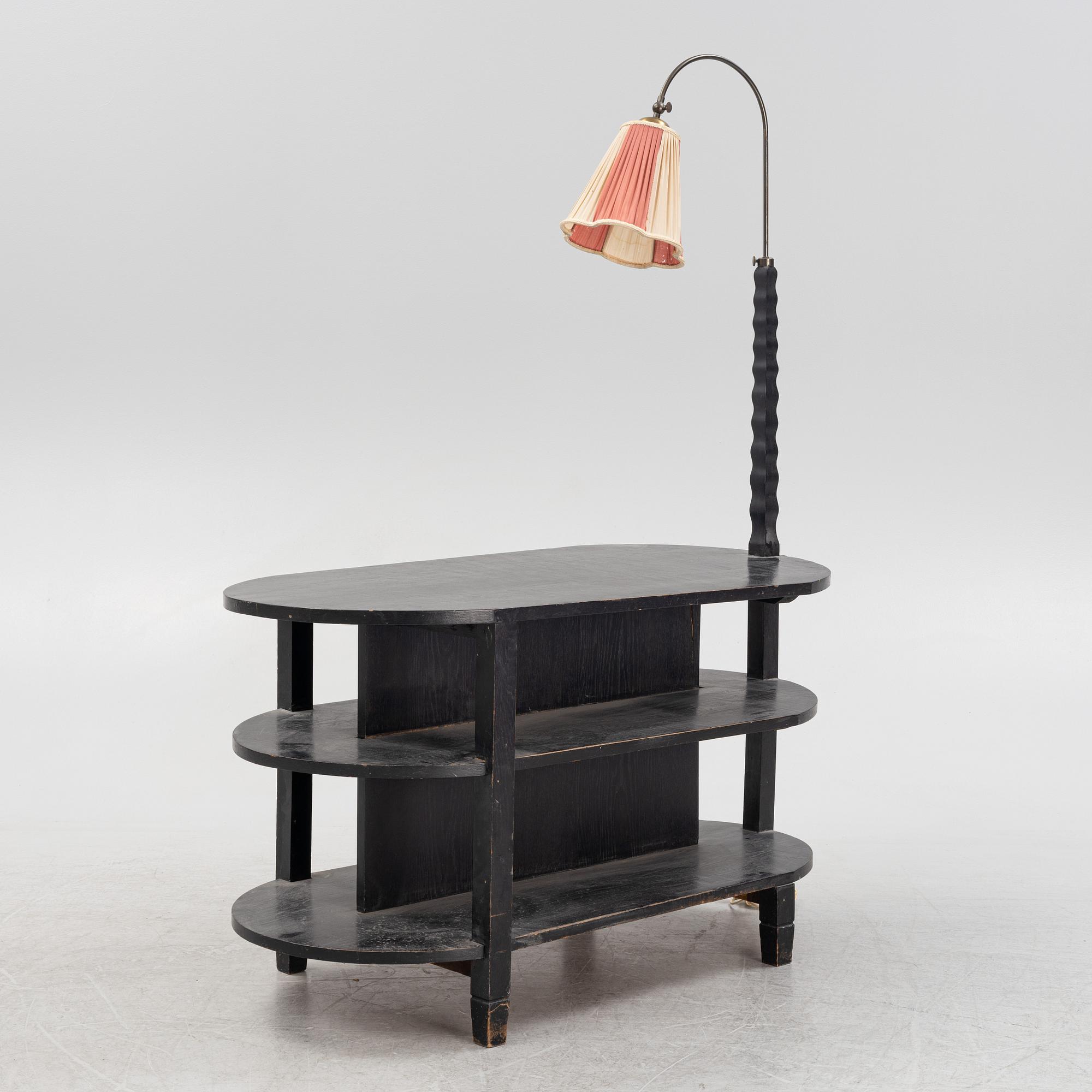 Bord med lampa, Funkis,, 1900-talets första hälft.