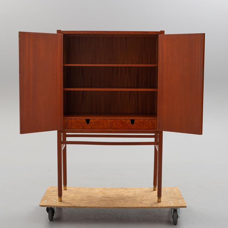 A 1940s/1950s cabinet.