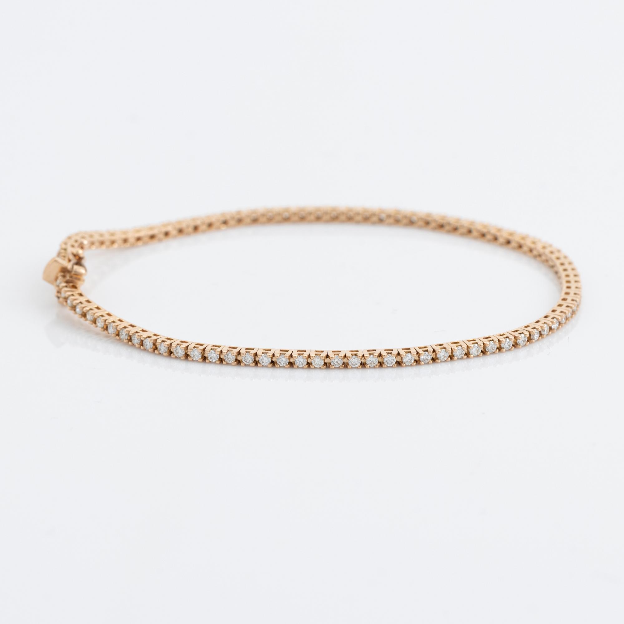 Brilliant cut diamond tennis bracelet.