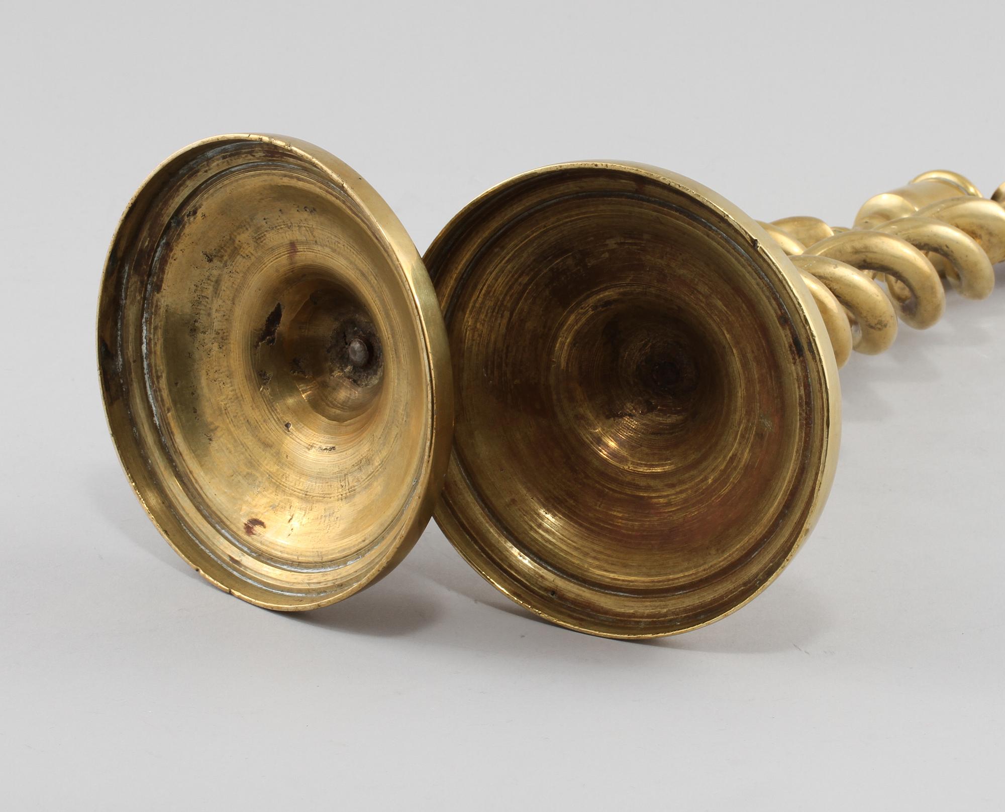 LJUSSTAKAR, ett par, mässing, sent 1800-tal.