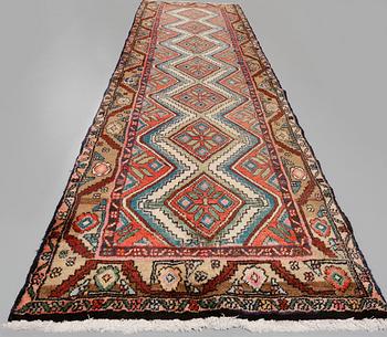 MATTA, Hamadan, sent 1900-tal, 280x80 cm.