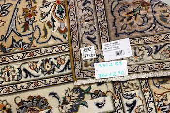 A Kashan carpet, c. 387 x 290 cm.