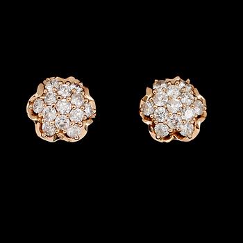 ÖRHÄNGEN, 1 par, 18 k roséguld, briljantslipade diamanter tot 0.57 ct.