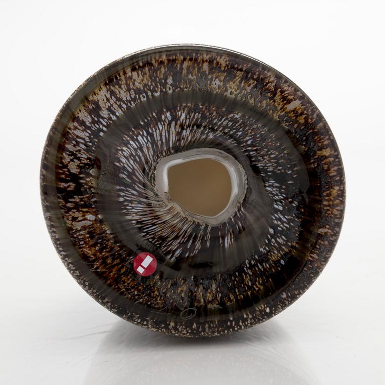 Oiva Toikka, a 'Barn Owl' glass bird, signed O. Toikka Nuutajärvi.