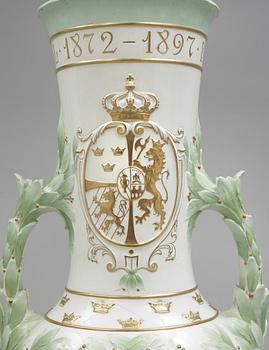 KARL LINDSTRÖM, praktvas, Rörstrand 1897.