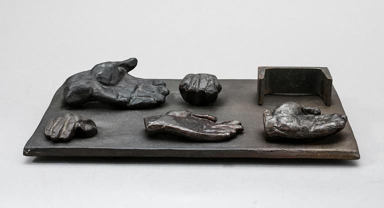 TORSTEN RENQVIST, gjutjärn i 7 delar. Signerad T.R och daterad -68 och numrerad 16/30.