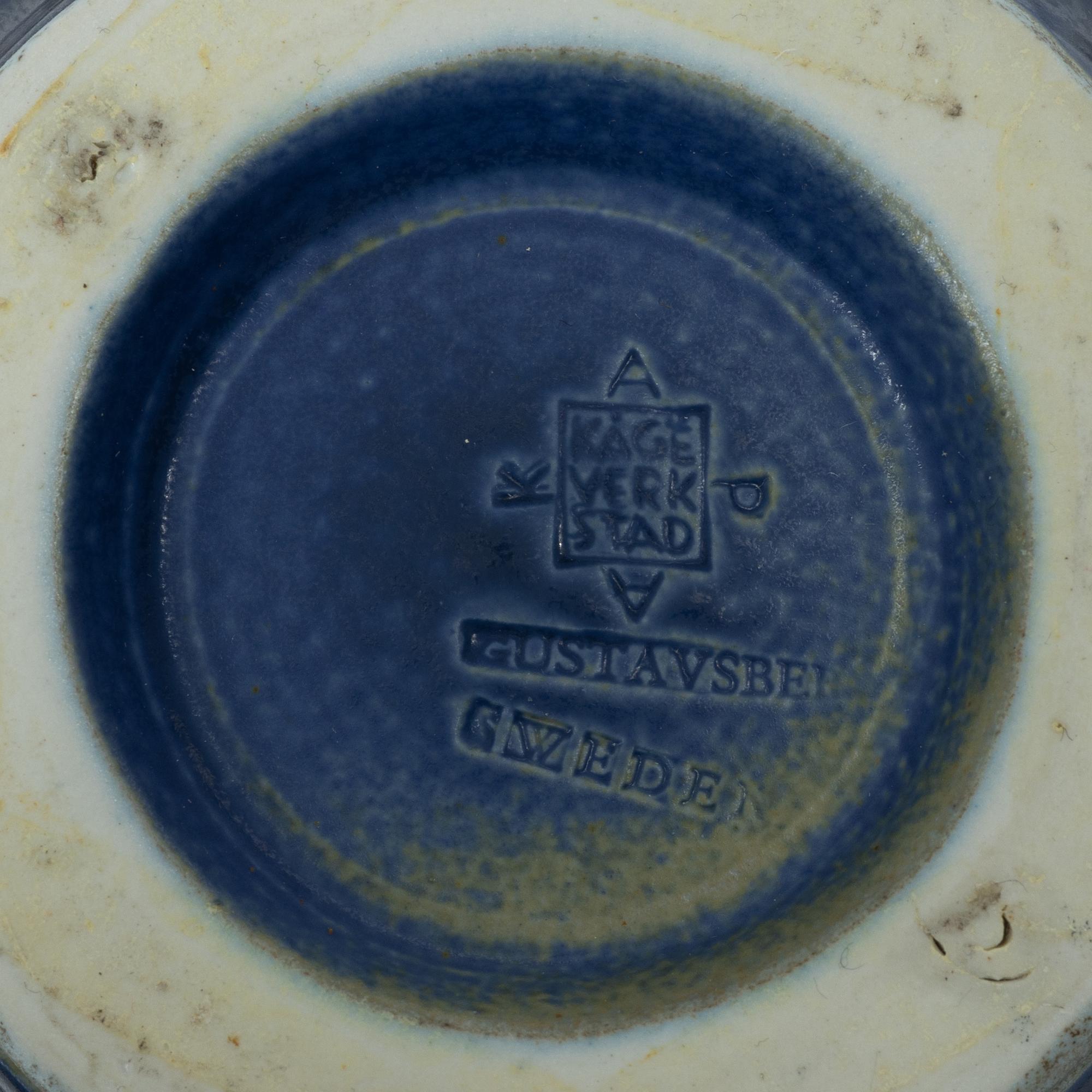Kåge Verkstad, a set of three ceramic bowls and a small dish, Gustavsberg, Sweden, 1957-61.
