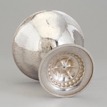 A Swedish Art Nouveau silver lidded bowl on stand, maker's mark CF Carlman, Stockholm, 1919.