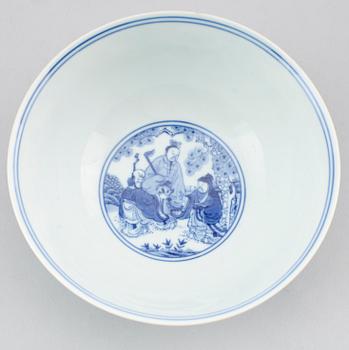 A blue and white bowl, Republic (1912-49) with Qianlongs sealmark.