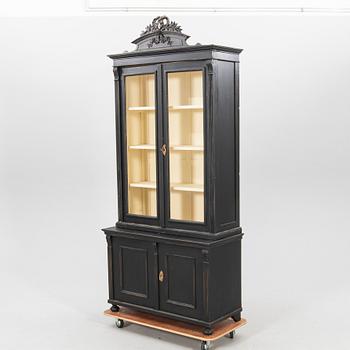 Skåp 1900-talets första hälft.