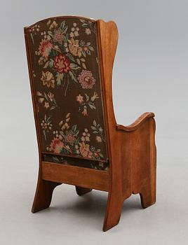FÅTÖLJ, 1900-talets första hälft.