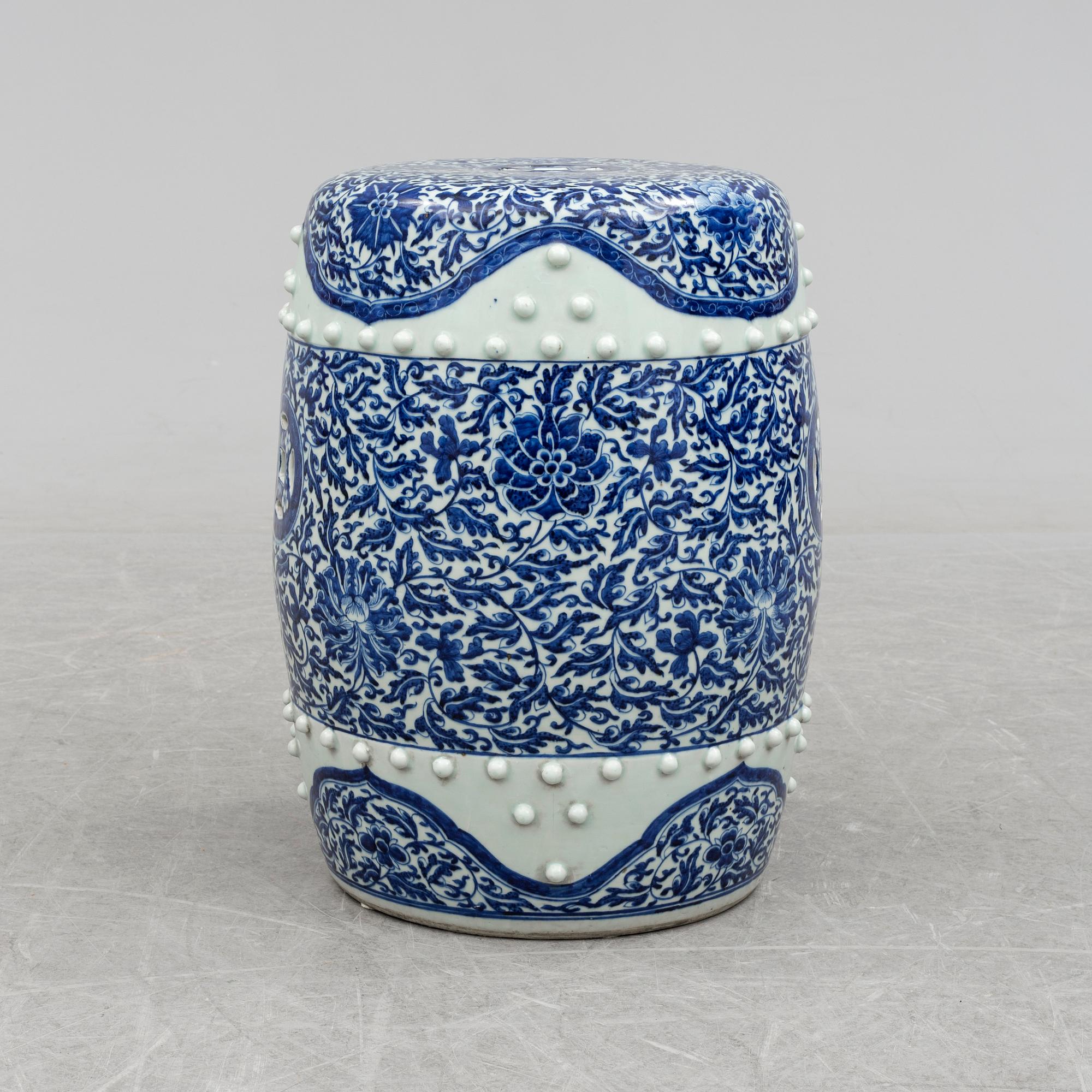 PALL, porslin, Kina, 1800-tal.