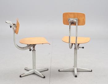 ARBETSSTOLAR, 2 st, 1900-talets mitt.