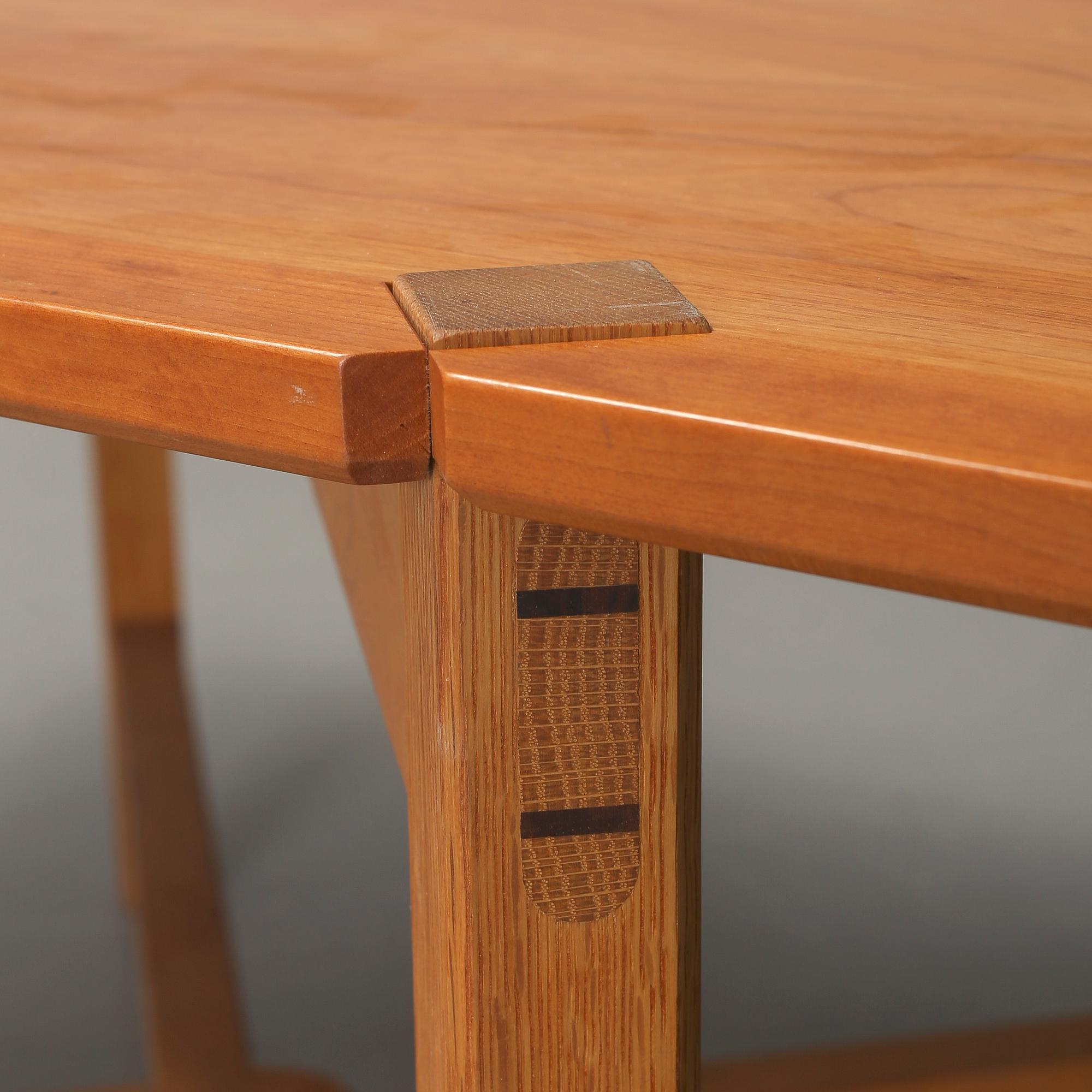 BORD. Ur serien "Kaskad", Christina Fürst, Karl Andersson & Söner, modellen formgiven 1992.