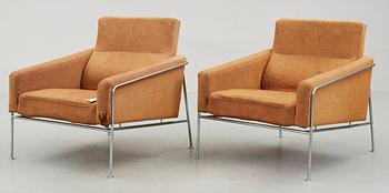 FÅTÖLJER, ett par, Arne Jacobsen, för Fritz Hansen, Danmark, 1900-tal.