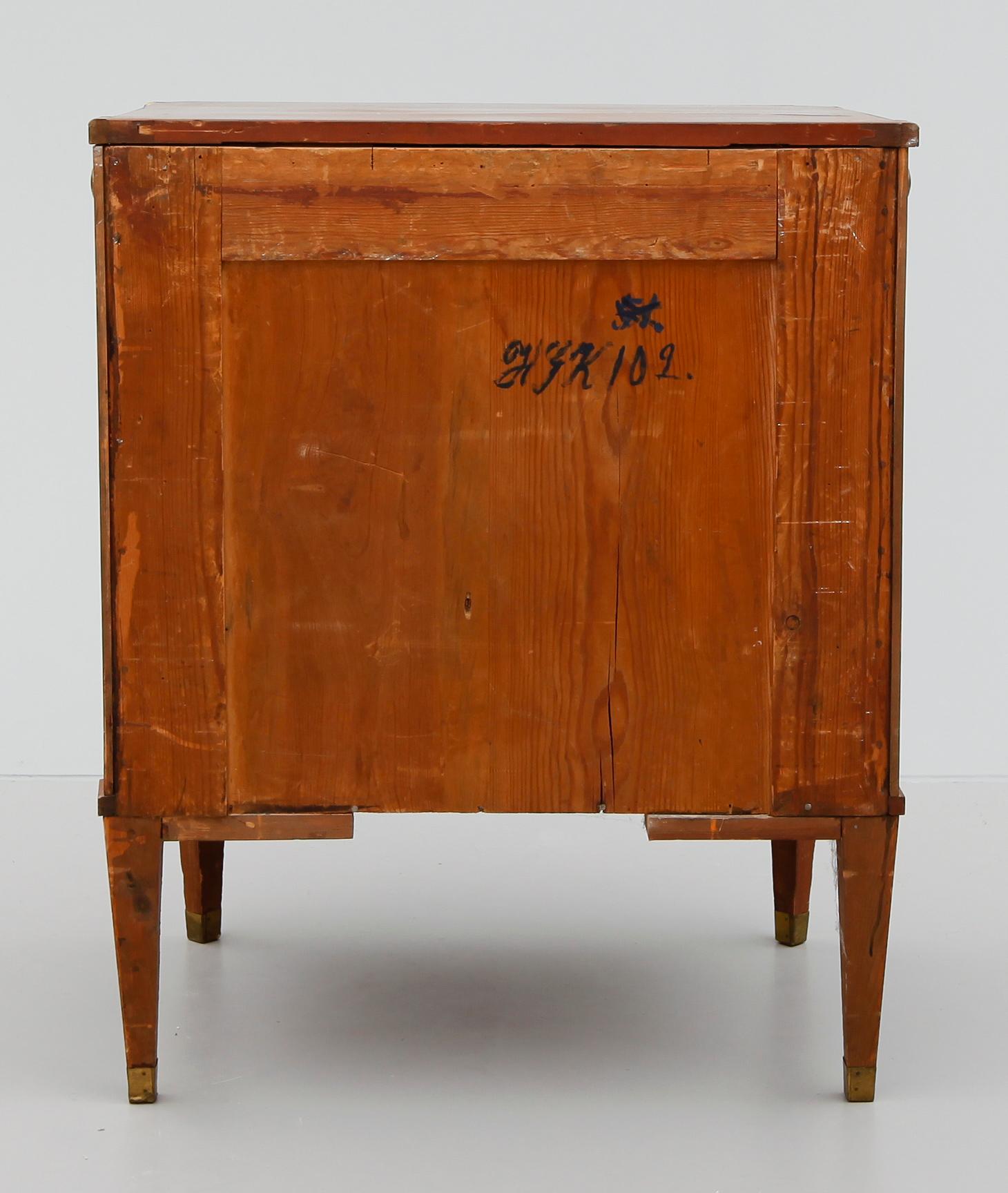 BYRÅ, gustaviansk stil, 1800-talets slut.