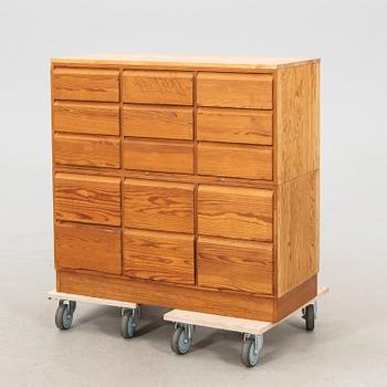 Cabinet/storage furniture, late 20th century.