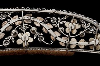 An important diamond kokoshnik style tiara and diamond rivière, tot. app 40 cts. Dragsted, Copenhagen 1930's.