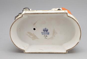 FIGURGRUPP, porslin. Kongl Dansk, Köpenhamn, 1900-talets första kvartal.