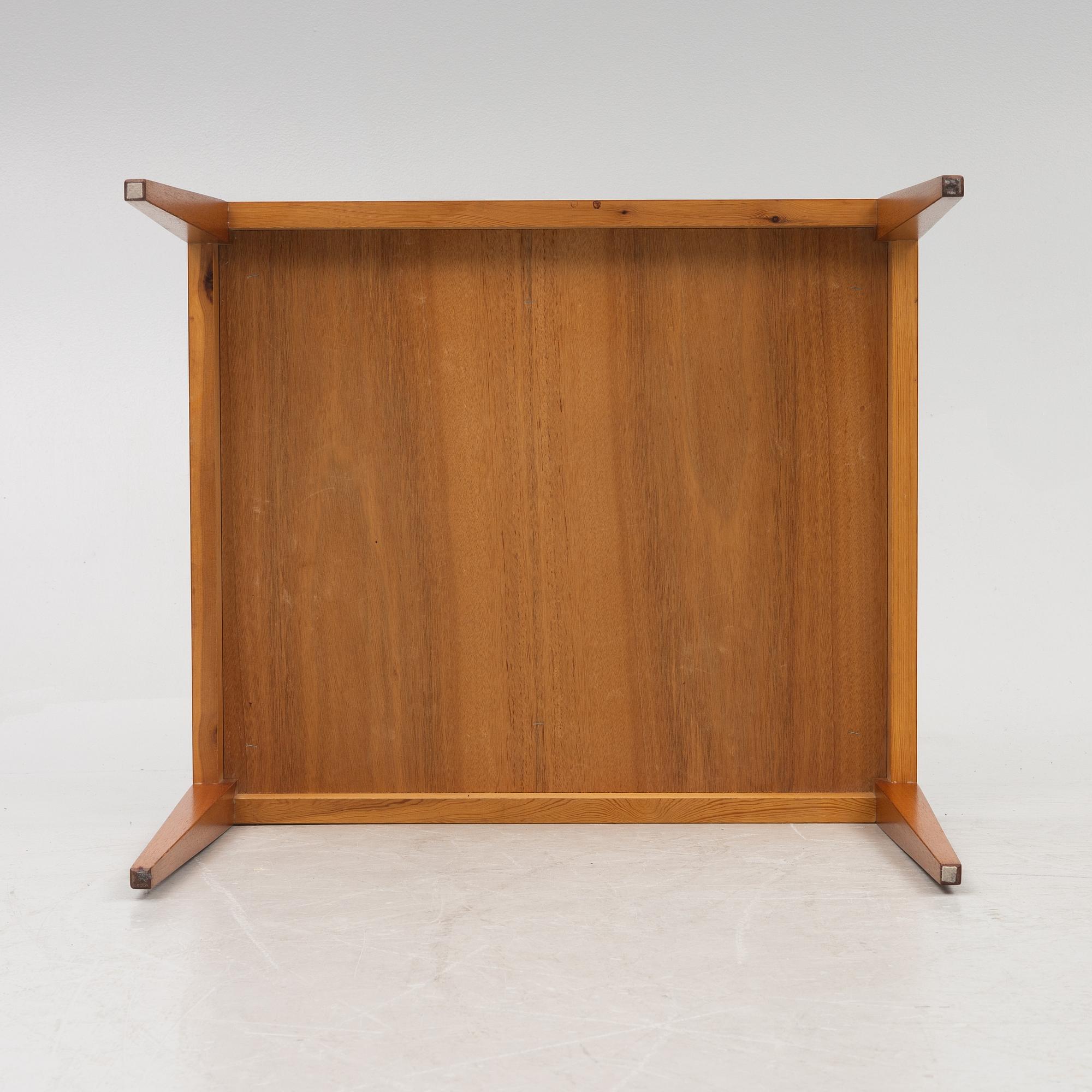 Josef Frank, soffbord, modell 774, Firma Svenskt Tenn, före 1985.