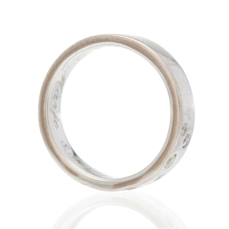 RING, briljantslipade diamanter, 14K vitguld. Kultasepät Andreasen, Tammerfors 2013.