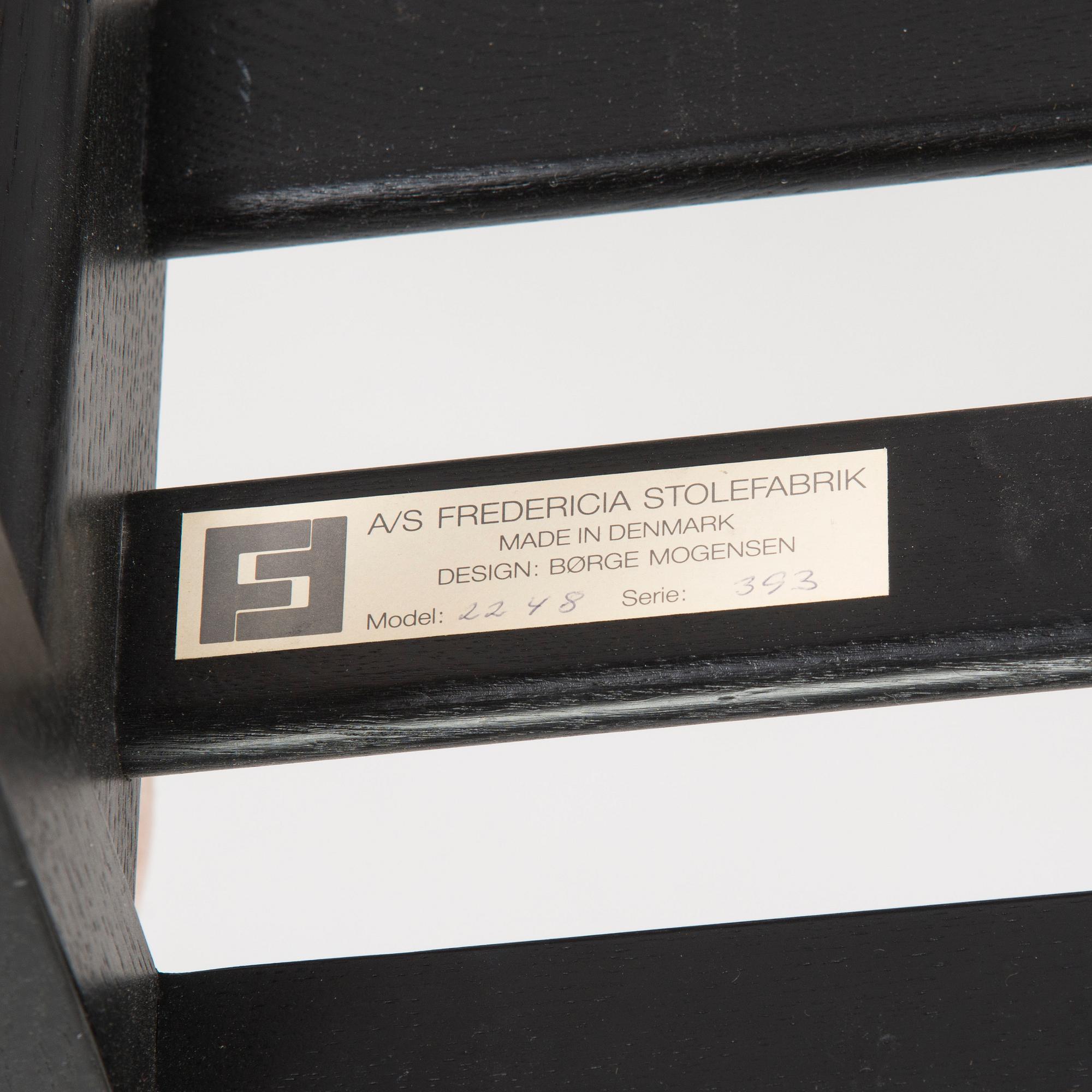 Børge Mogensen, fåtölj, "Släden 2254" samt fotpall, "248", Fredericia Stolefabrik, Danmark.