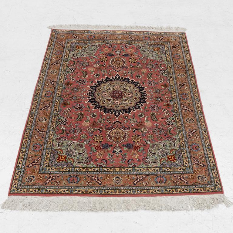 Matta, orientalisk, silkesinslag, ca. 146 x 101 cm.