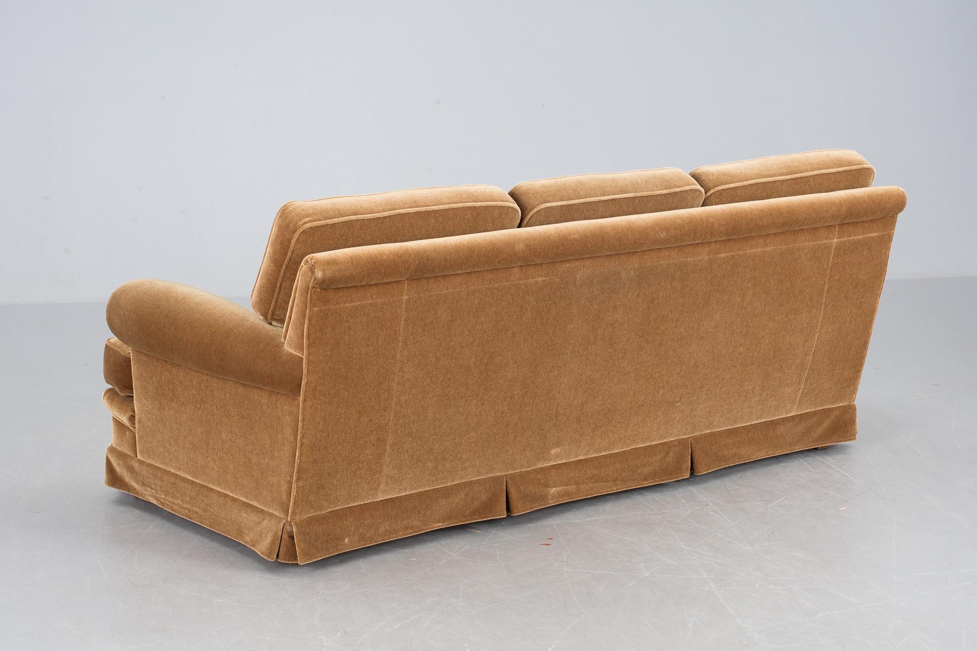 SOFFA. Dux, 1900-talets andra hälft.