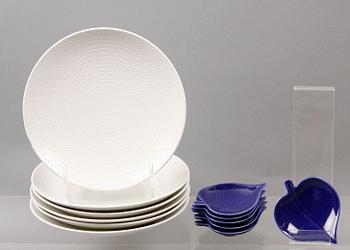 ASSIETTER SAMT MINIATYRFAT, 12 delar, bla "Blå Eld", Hertha Bengtsson. Rörstrand.