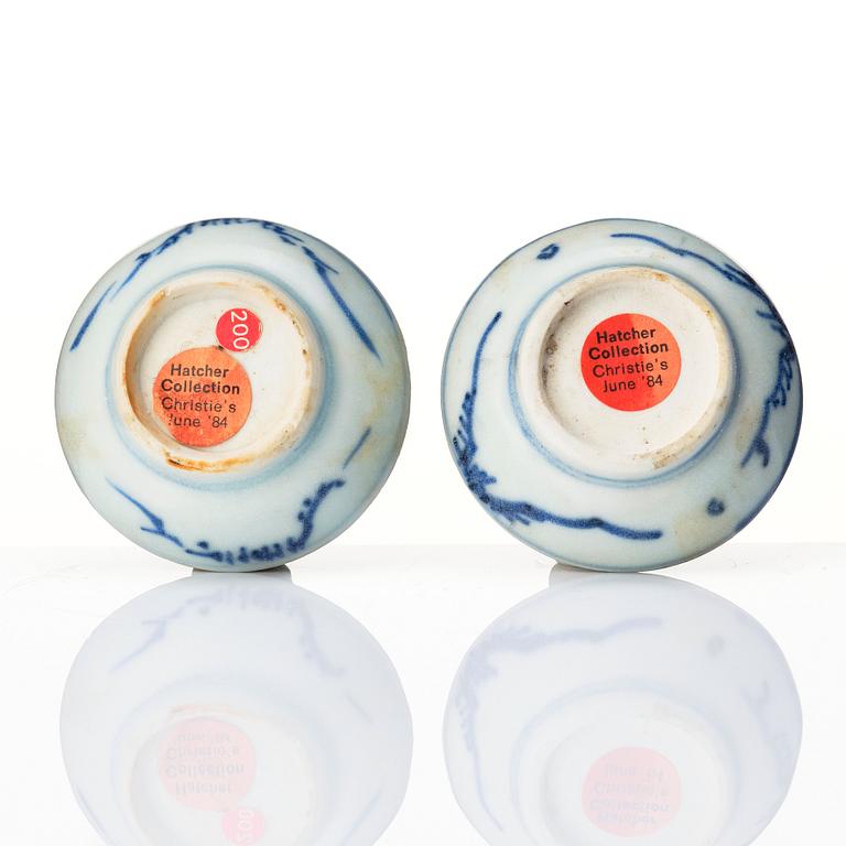 Two blue and white boxes with covers, 'Hatcher Cargo', 17th Century.