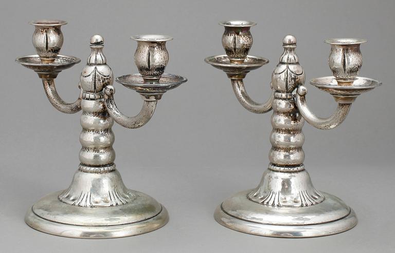 KANDELABRAR, ett par, silver, jugend, CG Hallberg, Stockholm, 1929. Vikt ca 495g.
