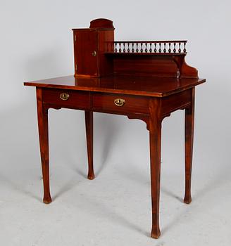 DAMSKRIVBORD, 1900-talets första hälft.