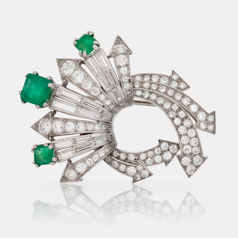 BROSCH, Pierre Sterlé, med diamanter samt smaragder, Paris, ca 1940-50-tal.