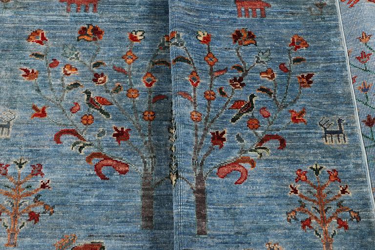 Matta, Ziegler Ariana, ca 256 x 186 cm.