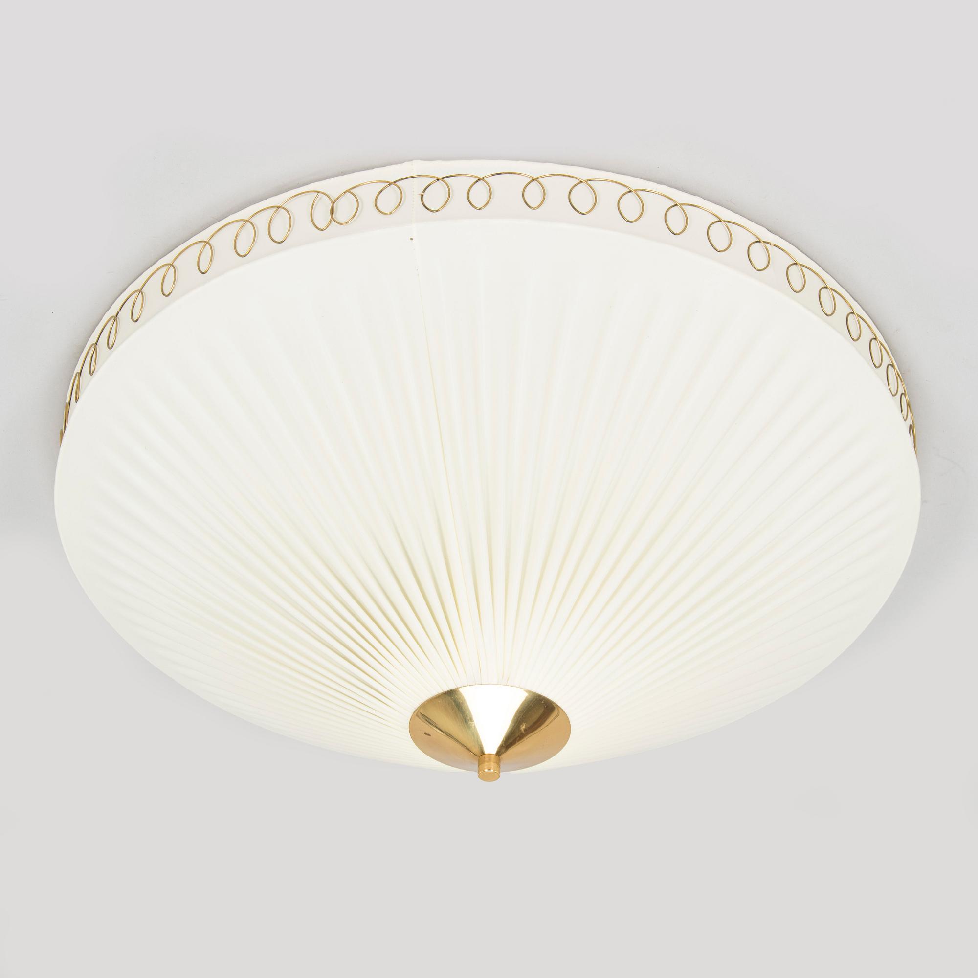 A mid-20th century ceiling light.