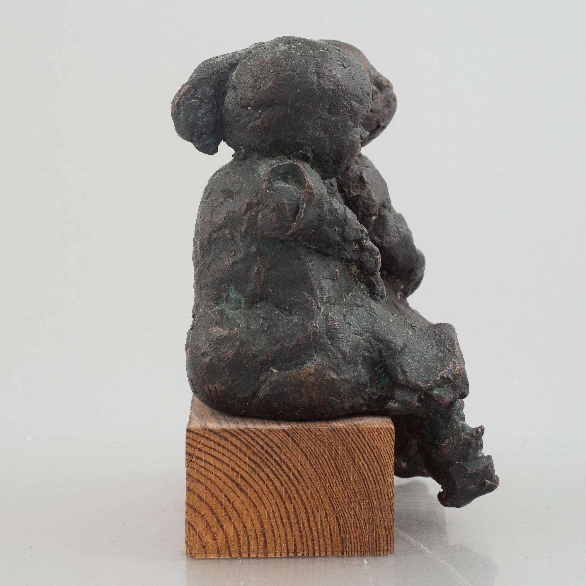 Berta Hansson, Children seated.