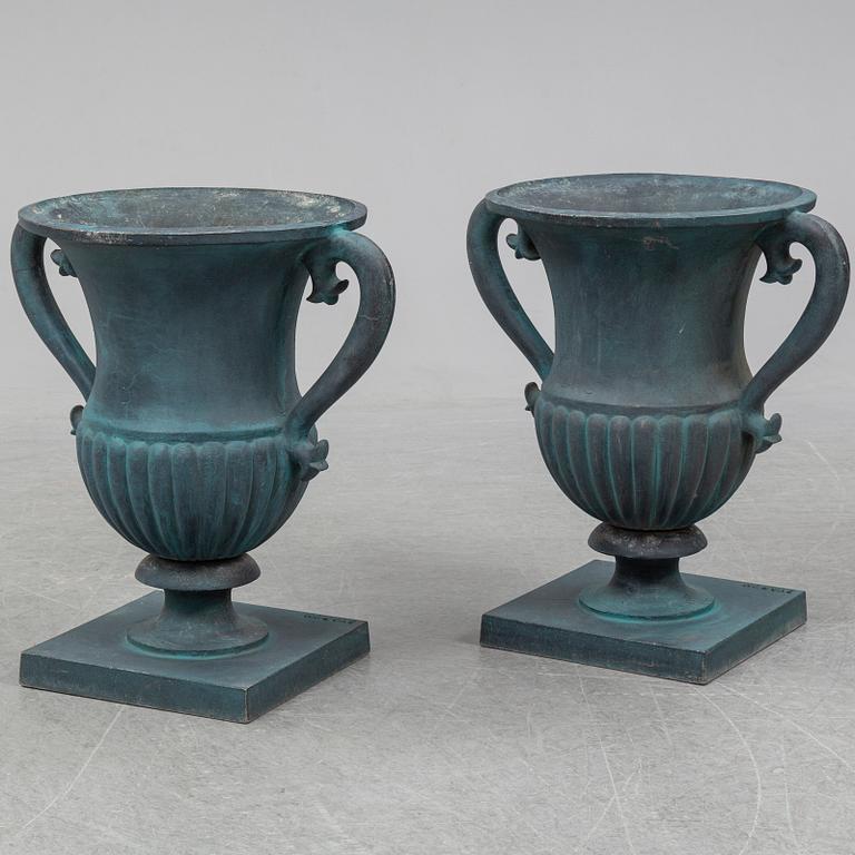 A pair of "Prakturnan" plant pot, 21st century.